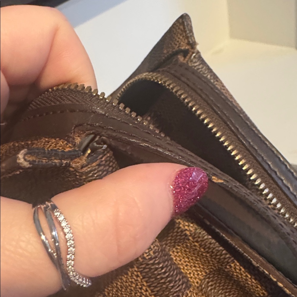 Louis Vuitton Chelsea Damier Ebene Tote, Vintage 1997 - Picture 12 of 12